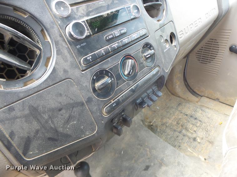 image for item DB5858 2009 Ford F350 Super Duty flatbed pickup truck