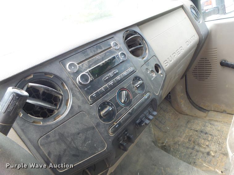 image for item DB5858 2009 Ford F350 Super Duty flatbed pickup truck