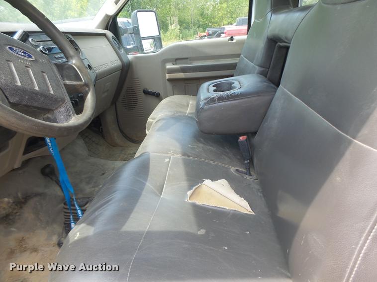 image for item DB5858 2009 Ford F350 Super Duty flatbed pickup truck