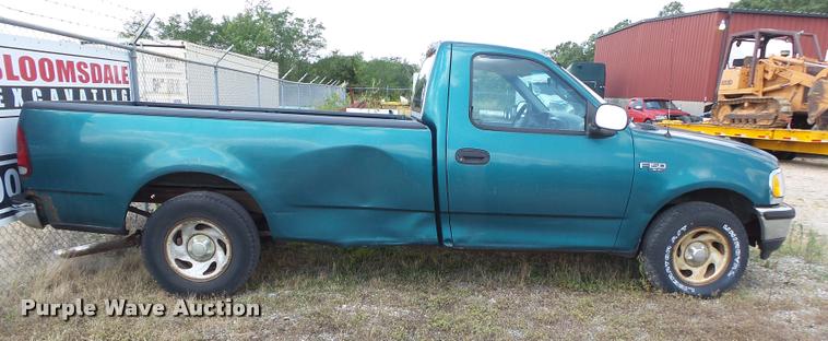 image for item DB7428 1997 Ford F150 pickup truck