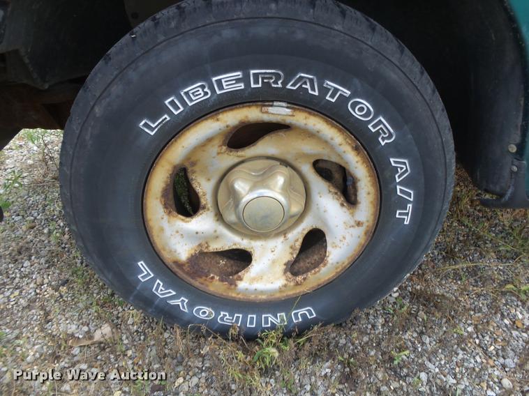 image for item DB7428 1997 Ford F150 pickup truck