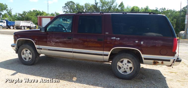 image for item DB7429 1994 Chevrolet Suburban 1500 SUV