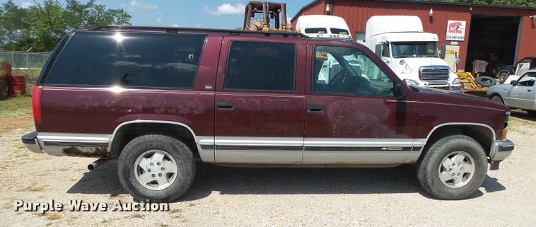 image for item DB7429 1994 Chevrolet Suburban 1500 SUV