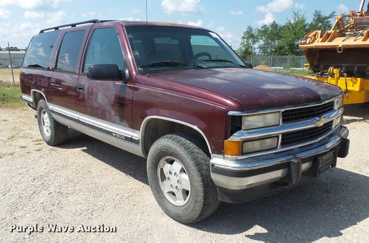 image for item DB7429 1994 Chevrolet Suburban 1500 SUV