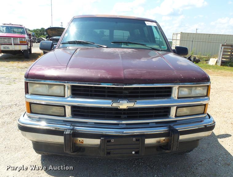 image for item DB7429 1994 Chevrolet Suburban 1500 SUV