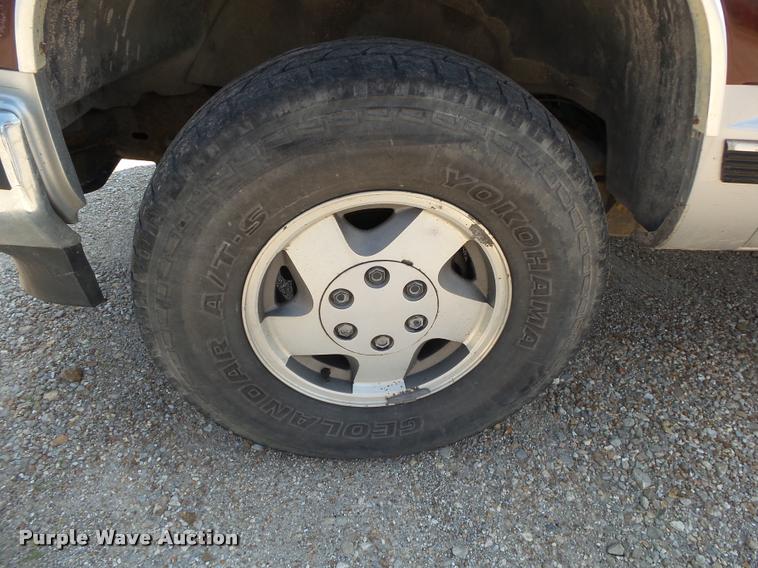 image for item DB7429 1994 Chevrolet Suburban 1500 SUV