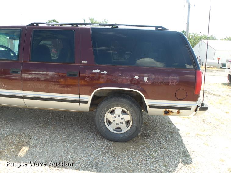 image for item DB7429 1994 Chevrolet Suburban 1500 SUV