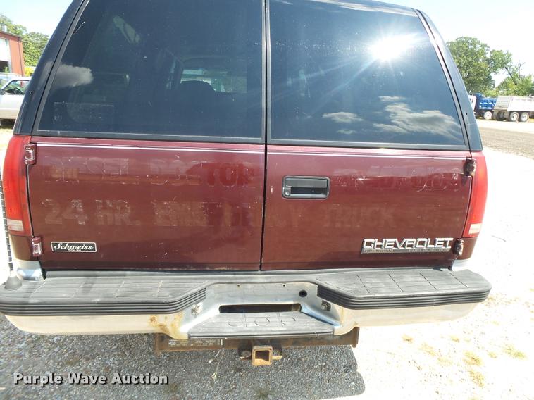 image for item DB7429 1994 Chevrolet Suburban 1500 SUV