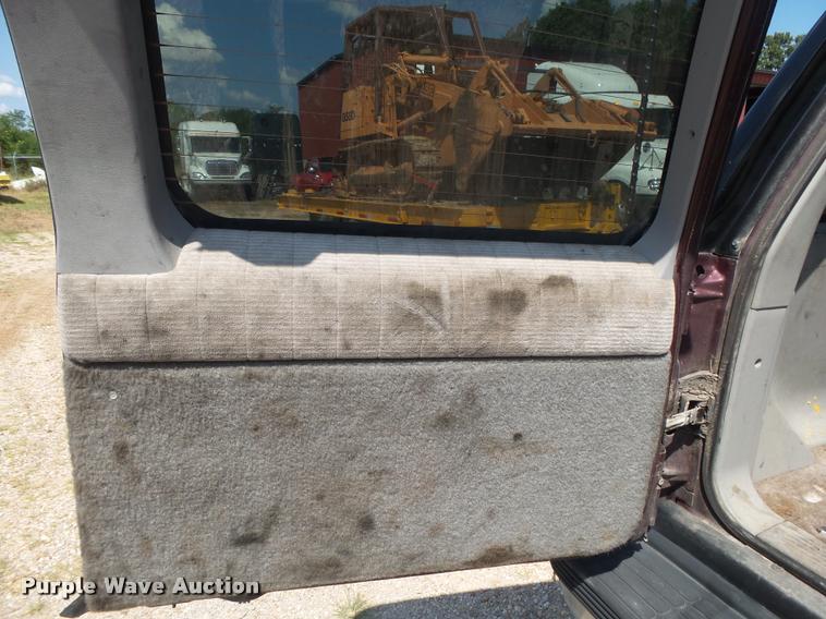 image for item DB7429 1994 Chevrolet Suburban 1500 SUV