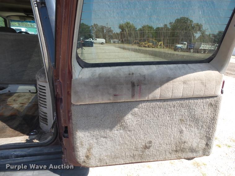 image for item DB7429 1994 Chevrolet Suburban 1500 SUV