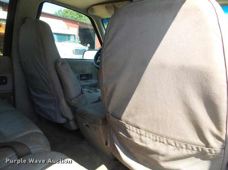 image for item DB7429 1994 Chevrolet Suburban 1500 SUV