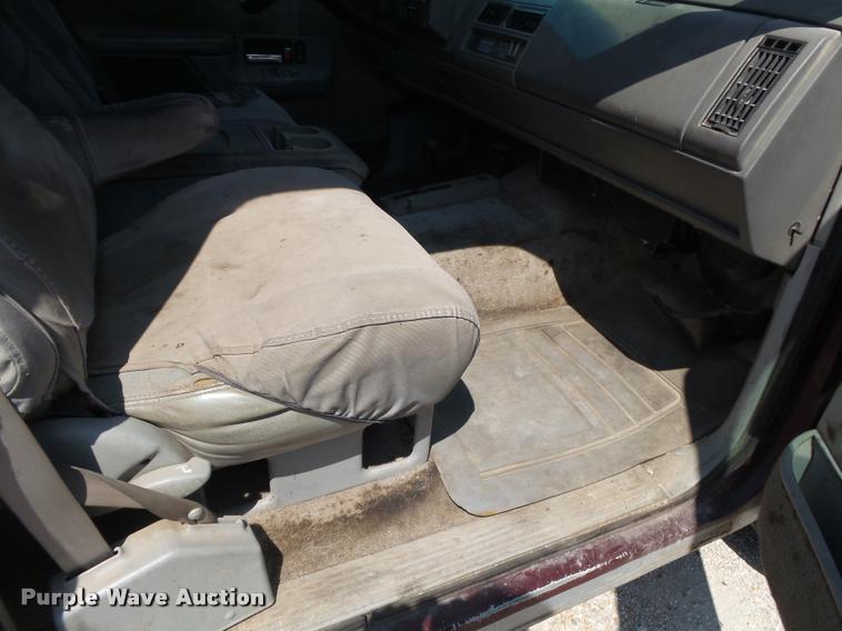image for item DB7429 1994 Chevrolet Suburban 1500 SUV