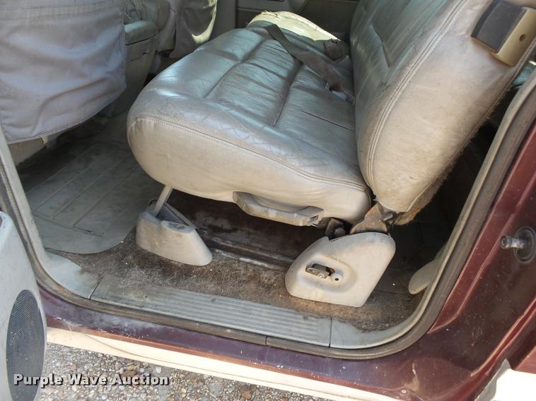 image for item DB7429 1994 Chevrolet Suburban 1500 SUV