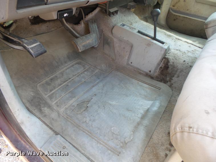 image for item DB7429 1994 Chevrolet Suburban 1500 SUV