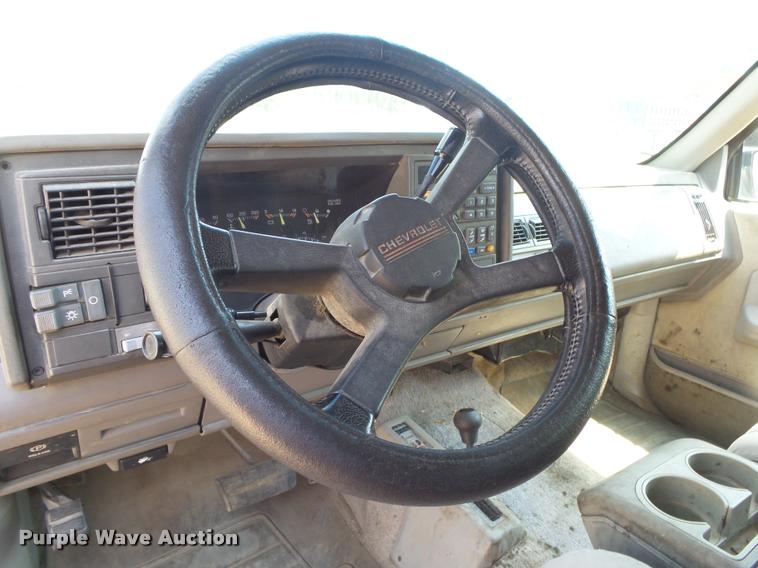 image for item DB7429 1994 Chevrolet Suburban 1500 SUV