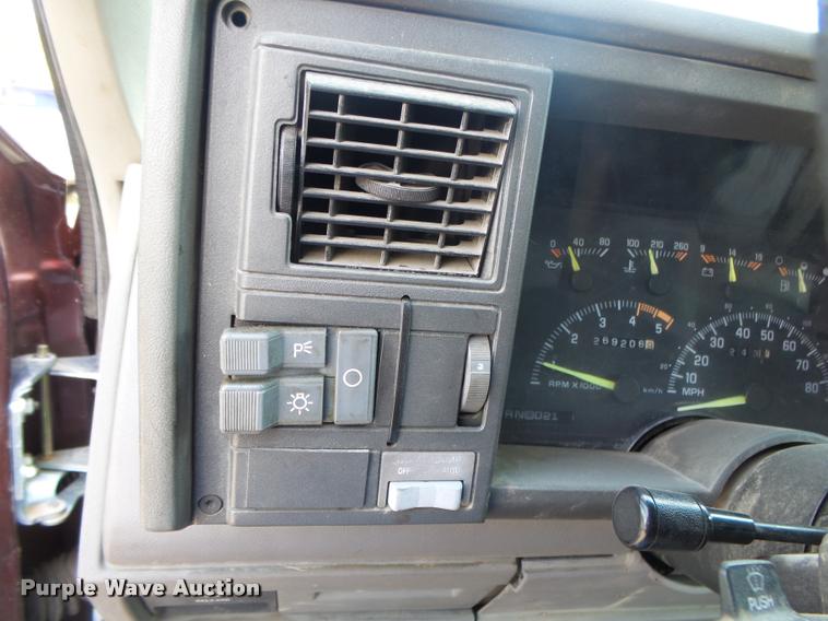 image for item DB7429 1994 Chevrolet Suburban 1500 SUV