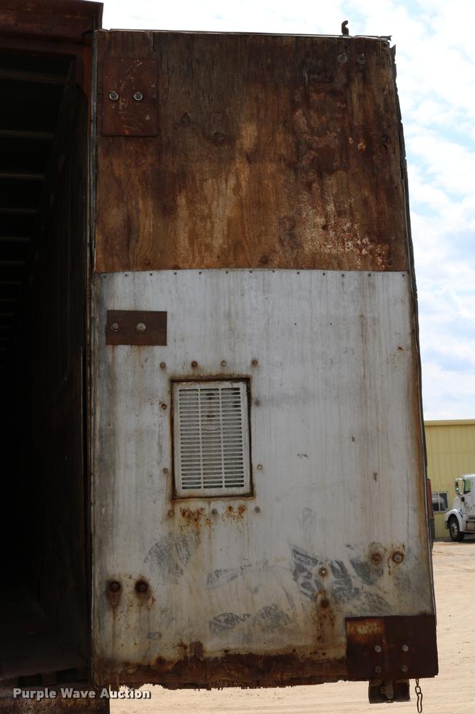 image for item DB9256 1977 Fruehauf dry van trailer