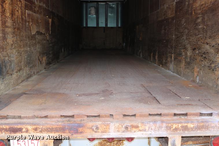 image for item DB9256 1977 Fruehauf dry van trailer