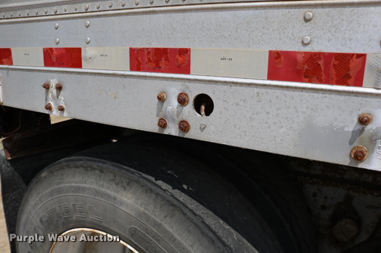image for item DB9256 1977 Fruehauf dry van trailer