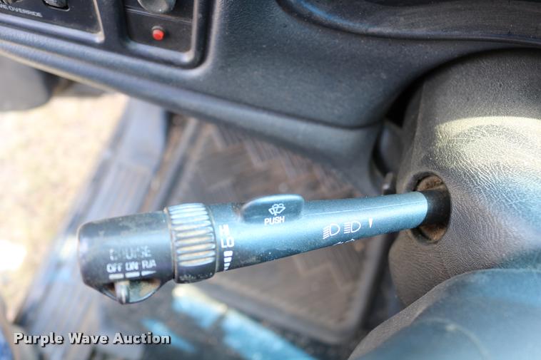 image for item DB9259 2000 GMC Sierra 1500 pickup truck