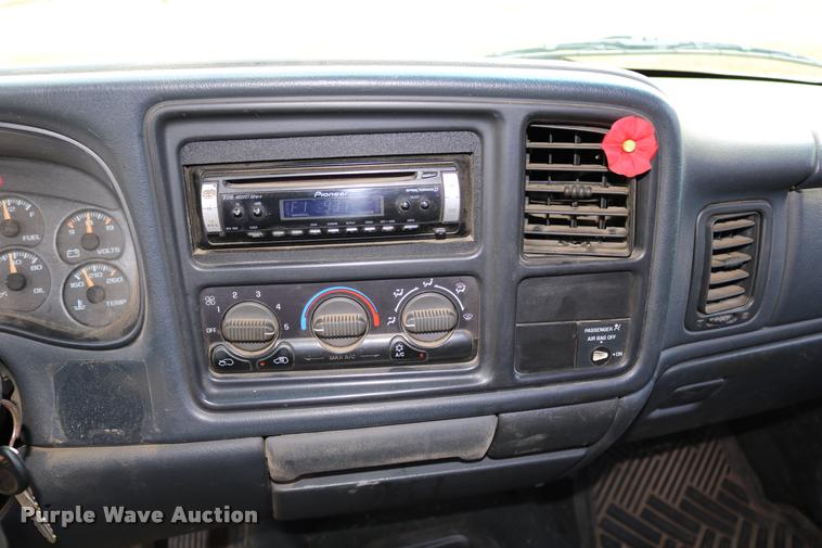 image for item DB9259 2000 GMC Sierra 1500 pickup truck