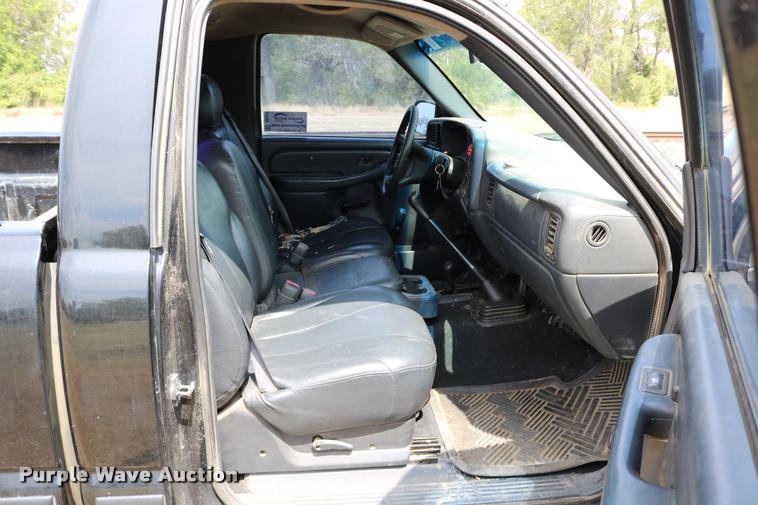 image for item DB9259 2000 GMC Sierra 1500 pickup truck