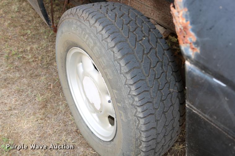 image for item DB9259 2000 GMC Sierra 1500 pickup truck