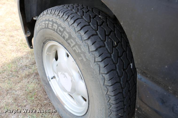 image for item DB9259 2000 GMC Sierra 1500 pickup truck