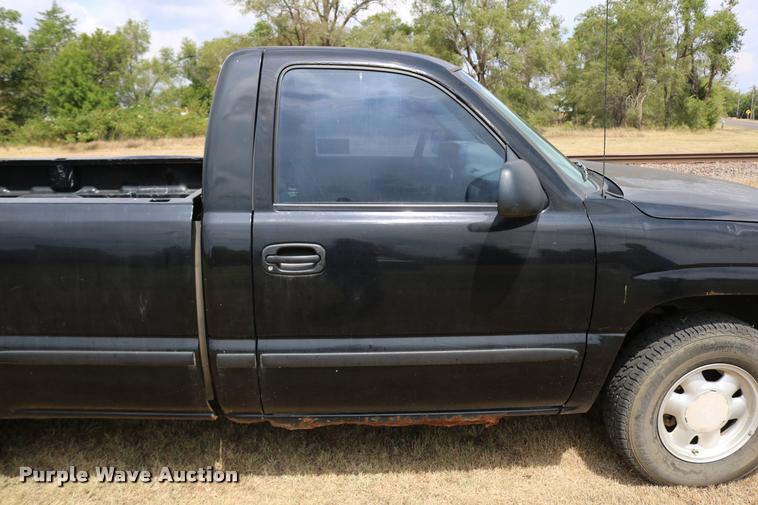 image for item DB9259 2000 GMC Sierra 1500 pickup truck