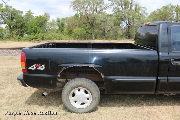 image for item DB9259 2000 GMC Sierra 1500 pickup truck