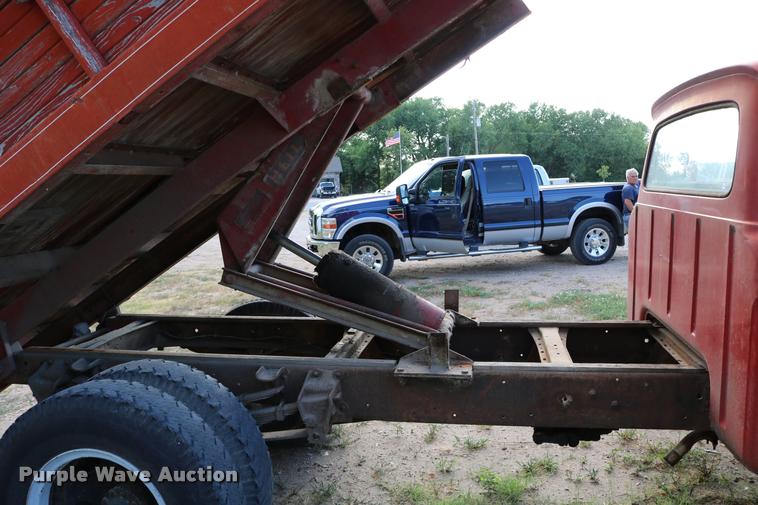 image for item DB9278 1963 Ford 500 grain truck