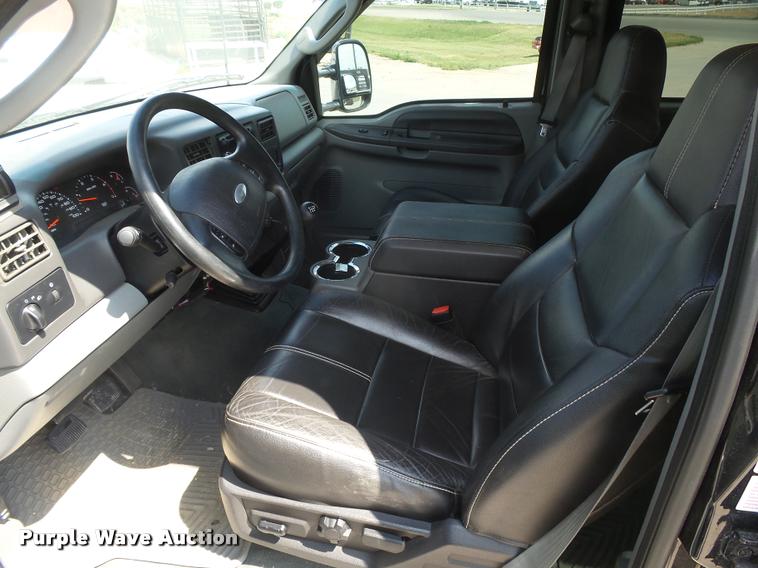 image for item DC3979 2003 Ford F350 Super Duty XLT Lariat Edge Crew Cab flatbed pickup truck