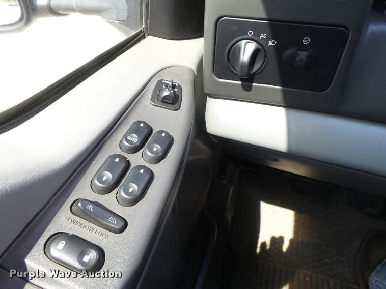 image for item DC3979 2003 Ford F350 Super Duty XLT Lariat Edge Crew Cab flatbed pickup truck