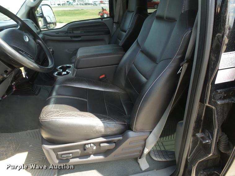 image for item DC3979 2003 Ford F350 Super Duty XLT Lariat Edge Crew Cab flatbed pickup truck