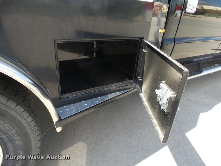 image for item DC3979 2003 Ford F350 Super Duty XLT Lariat Edge Crew Cab flatbed pickup truck