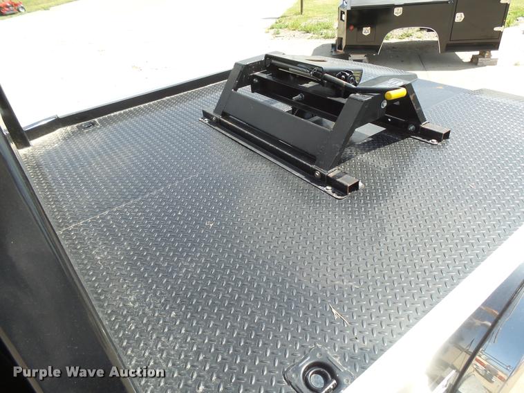 image for item DC3979 2003 Ford F350 Super Duty XLT Lariat Edge Crew Cab flatbed pickup truck