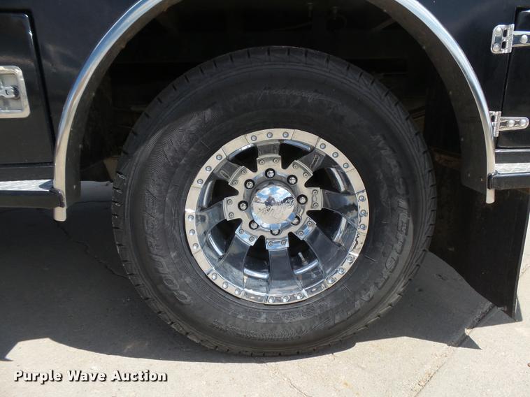 image for item DC3979 2003 Ford F350 Super Duty XLT Lariat Edge Crew Cab flatbed pickup truck