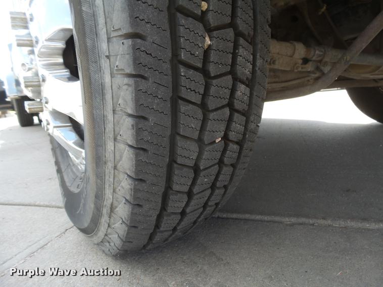 image for item DC3979 2003 Ford F350 Super Duty XLT Lariat Edge Crew Cab flatbed pickup truck