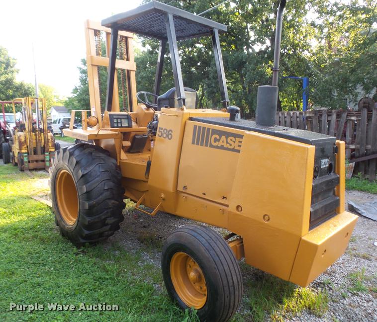 image for item DC5472 Case 586D forklift