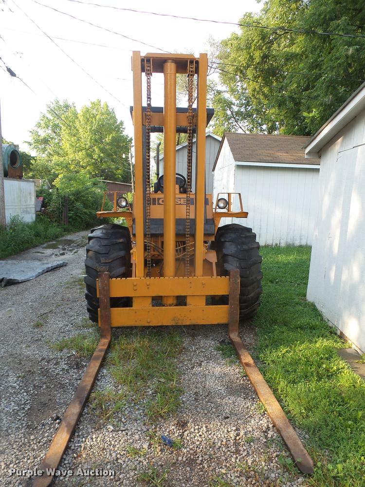 image for item DC5472 Case 586D forklift