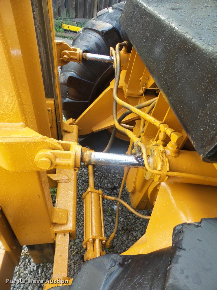 image for item DC5472 Case 586D forklift