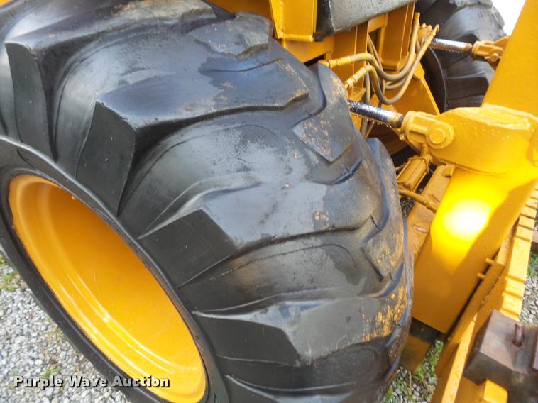 image for item DC5472 Case 586D forklift