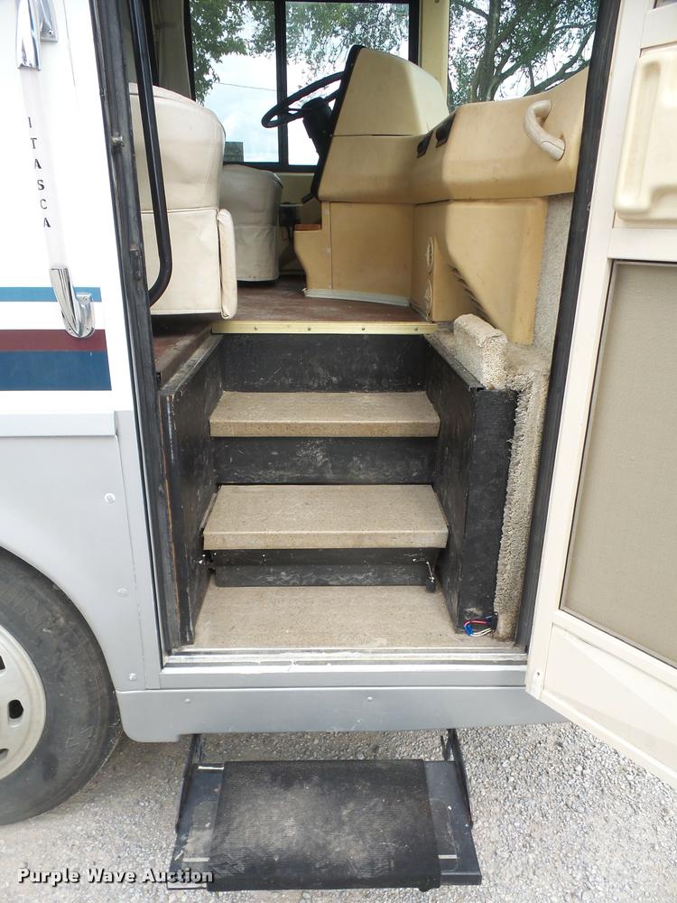 image for item DC5474 2001 Winnebago Itasca Horizon RV