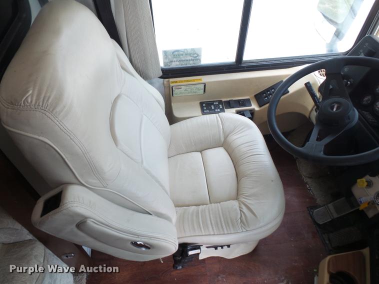 image for item DC5474 2001 Winnebago Itasca Horizon RV