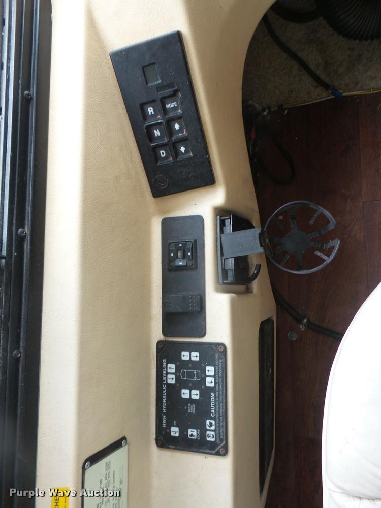 image for item DC5474 2001 Winnebago Itasca Horizon RV