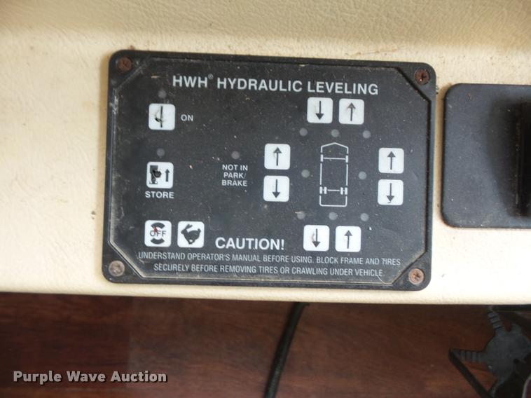 image for item DC5474 2001 Winnebago Itasca Horizon RV