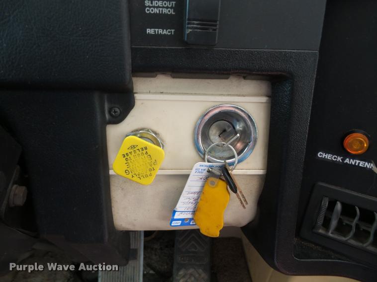 image for item DC5474 2001 Winnebago Itasca Horizon RV