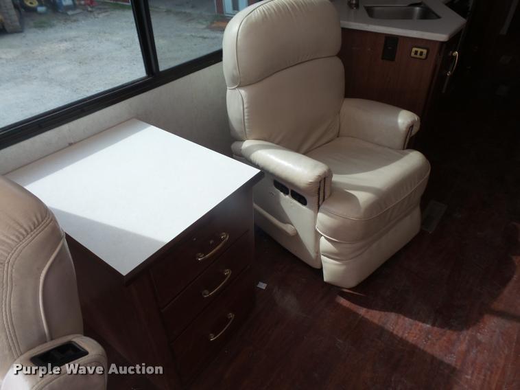 image for item DC5474 2001 Winnebago Itasca Horizon RV