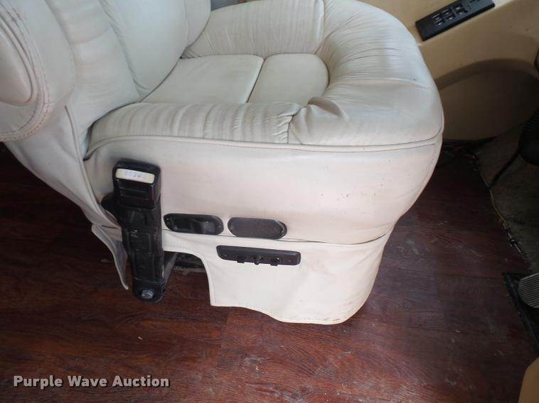 image for item DC5474 2001 Winnebago Itasca Horizon RV