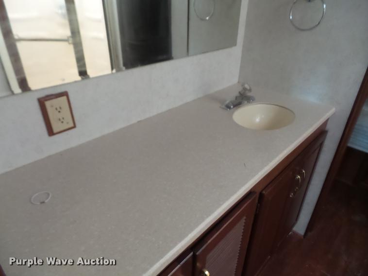 image for item DC5474 2001 Winnebago Itasca Horizon RV